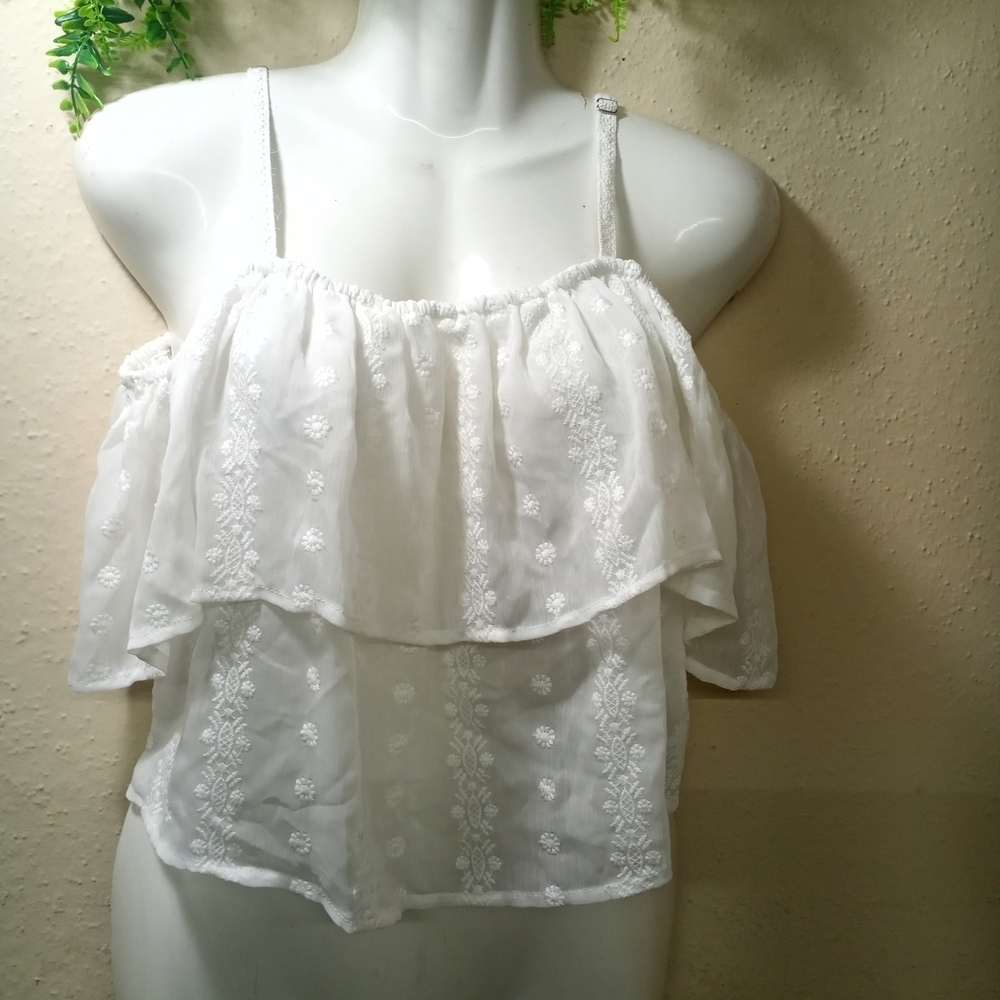 Forever 21 White Ruffled Embroidered Blouse